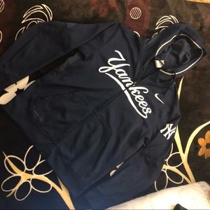 Yankees therms fit hoodie.